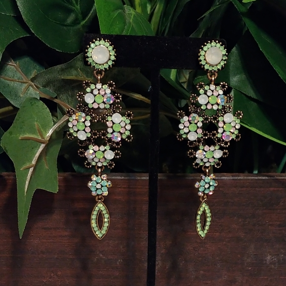 New Sparkly Green Statement Earrings - Picture 2 of 2